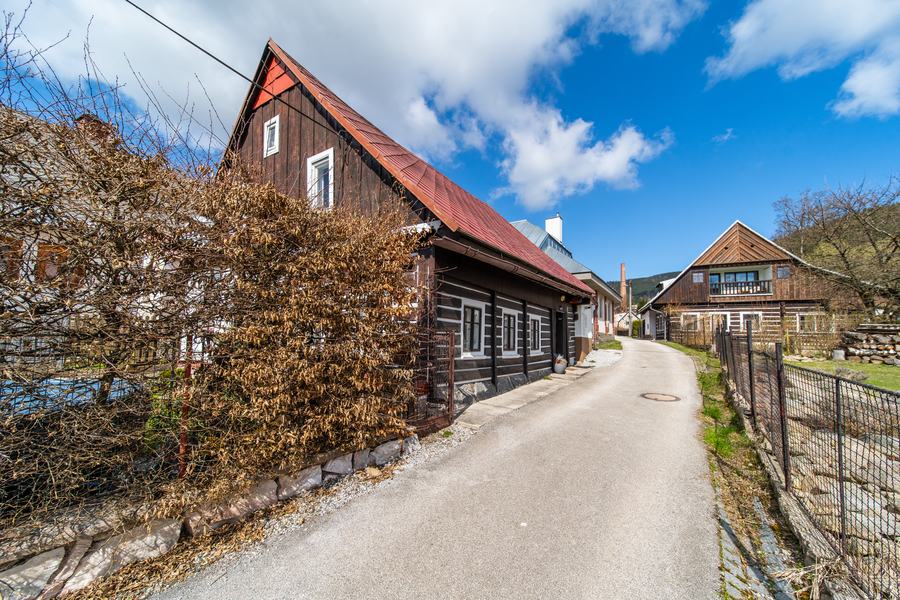 Roubenka z ulice, chalupa Černý Důl, Krkonoše