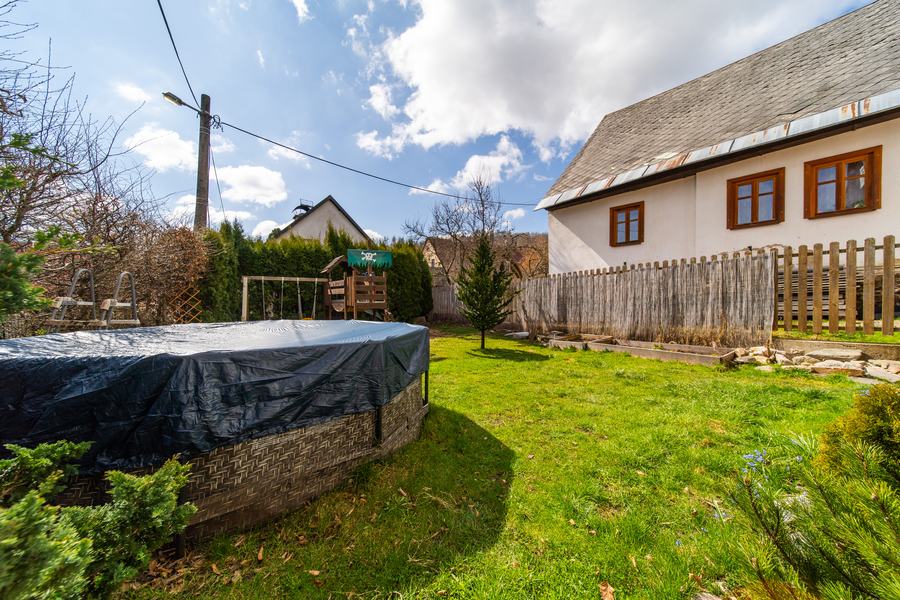 Oplocená zahrada, chalupa Černý Důl, Krkonoše