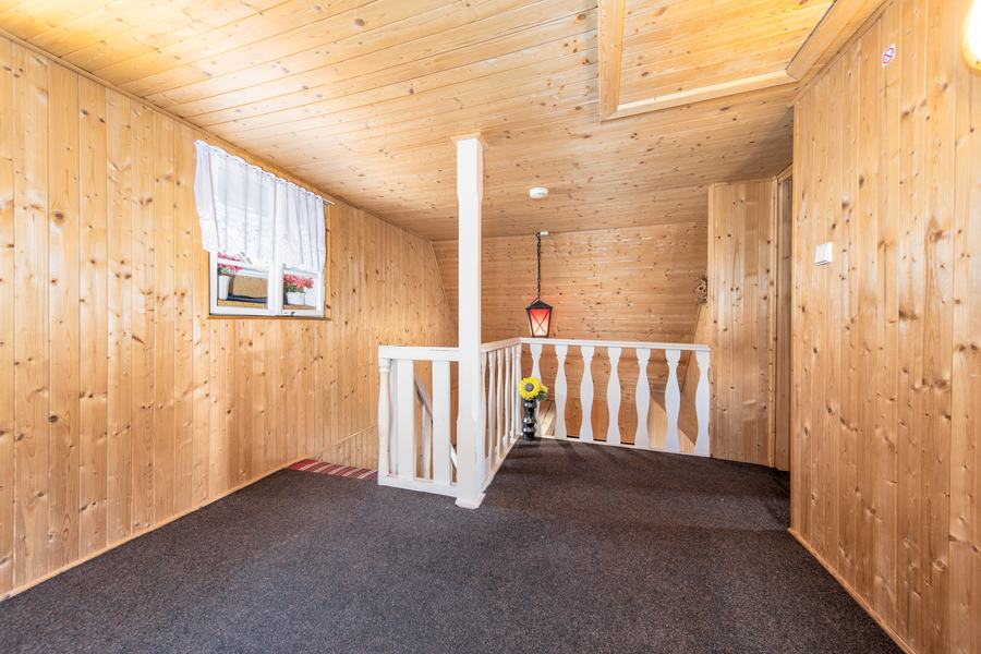Schodiště do podkroví, chalupa Černý Důl, Krkonoše